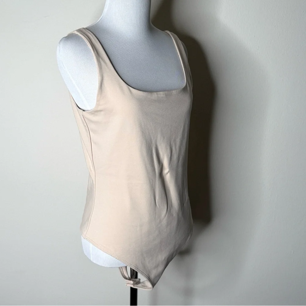 Banana Republic Factory Beige Scoop Neck Seamless Bodysuit - Picture 3 of 7